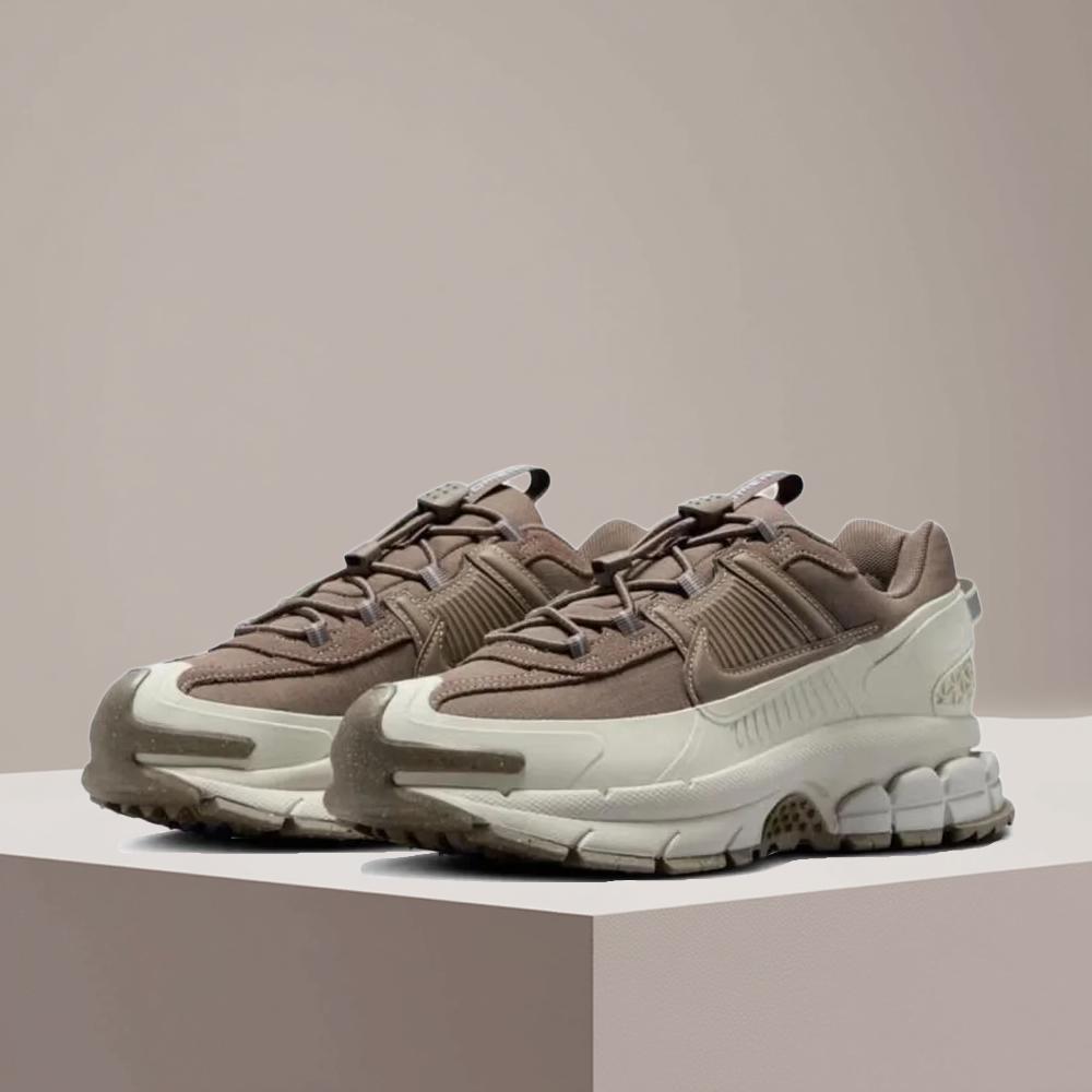 Women Shoes Running Nike - Nike Vomero 5 Roam Sepatu Lari