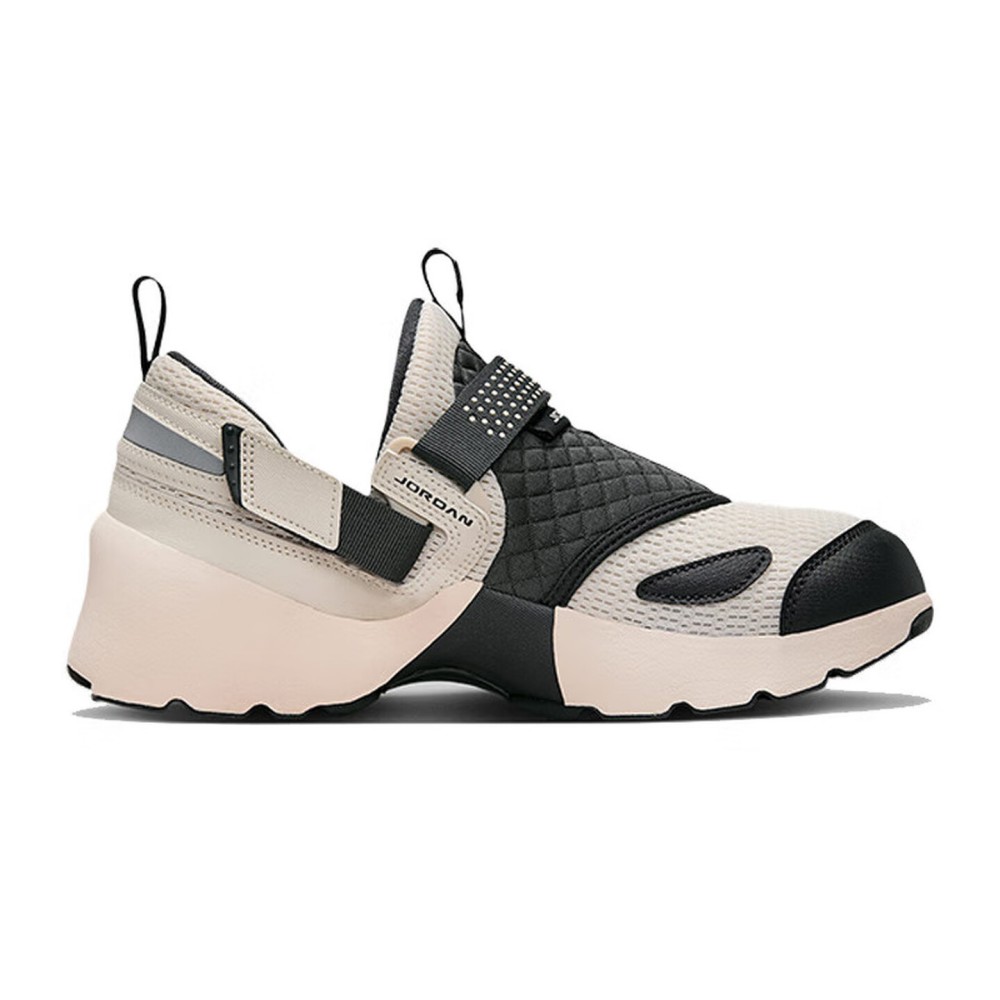 Nike TRUNNER LX: Sepatu Lari W - Women Shoes Running Nike ulasan dan harga